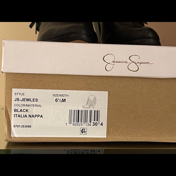 NIB JESSICA SIMPSON Genuine Leather fringe booties. - Picture 4 of 4